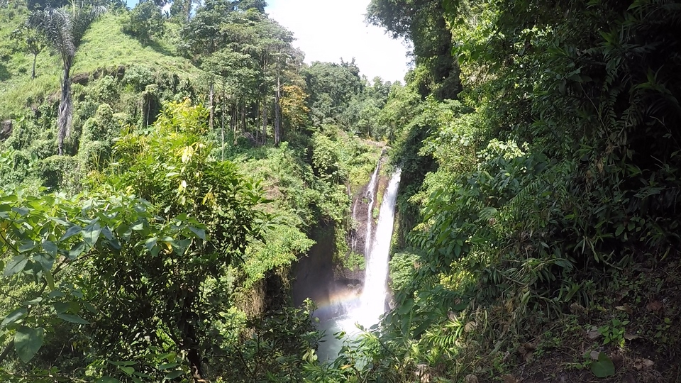 Aling-aling-waterfall-1